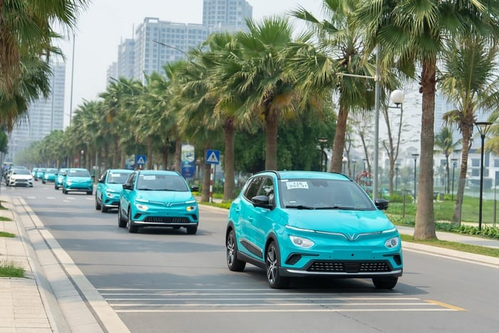 Hành khách có thể vẫy ngay xe taxi Xanh Vĩnh Long trên đường khi có nhu cầu