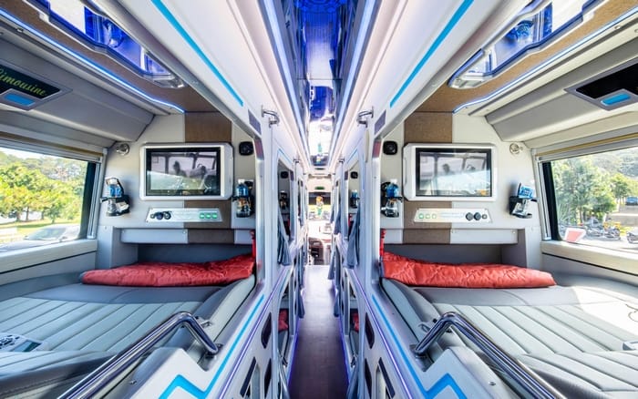 Không gian sang trọng trong xe giường nằm đi Đà Lạt Limousine Amazing